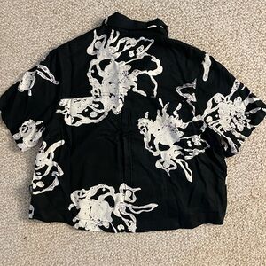 RVCA Black and White Casual Button Down Shirt with Artistic Print